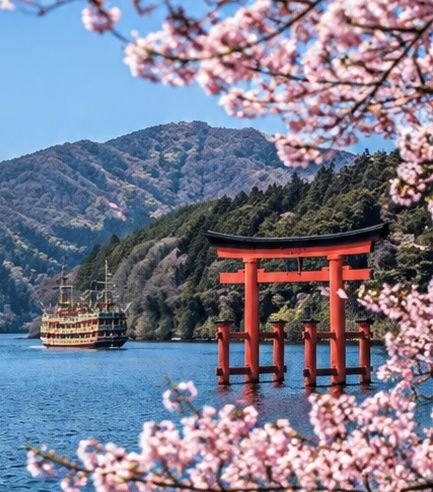 Lake Ashi torii gate and a sightseeing ship